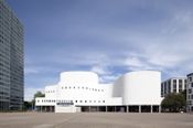 D’haus – Düsseldorfer Schauspielhaus, Düsseldorf (Außenansicht), Architekt: Bernhard Pfau, Sanierung: ingenhoven architects